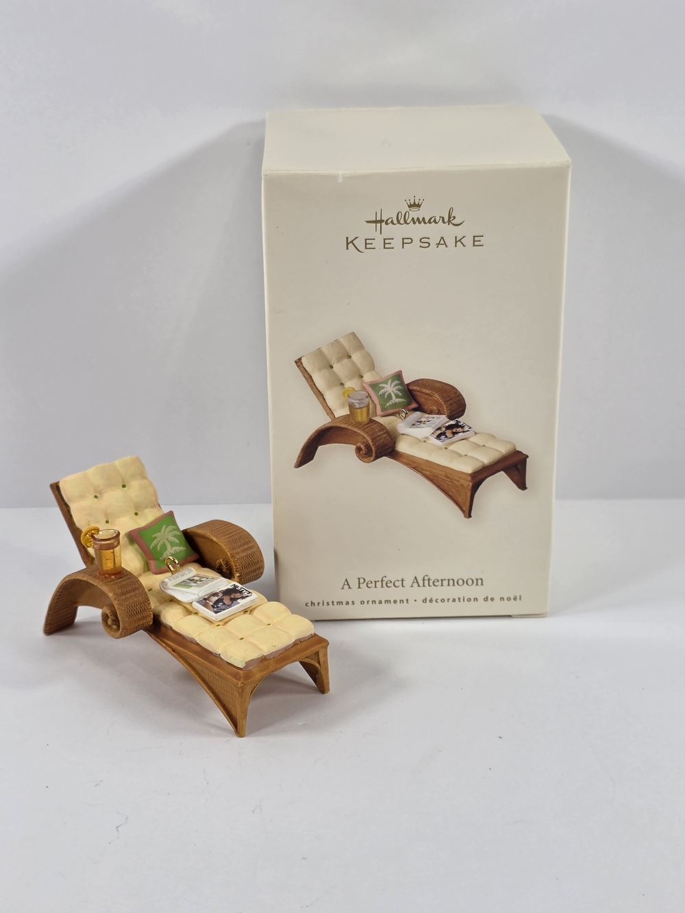 Hallmark Keepsake Ornament A Perfect Afternoon 2007 Lounge Chair  & Magazines
